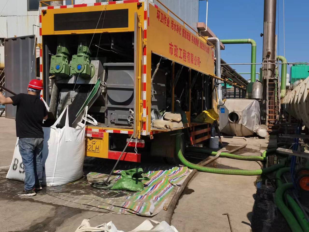 红星淤泥压干处理